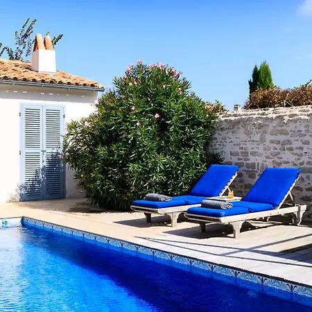 Villa Saint-martin-de-re Sleeps 12 Saint-Martin-de-Ré