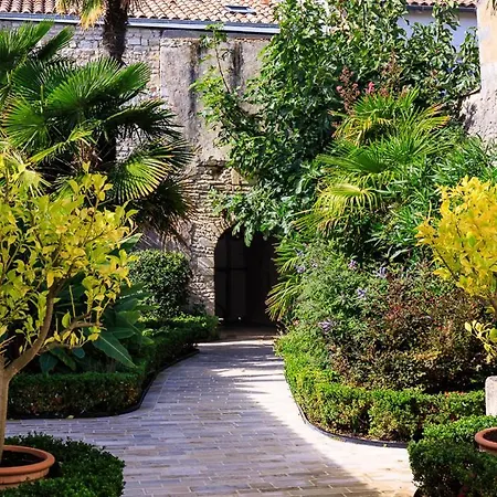 Saint-martin-de-re Sleeps 12 Villa *